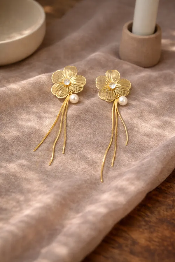 White_Golden_Flower_Pearl_Drop_Earrings_For_Women