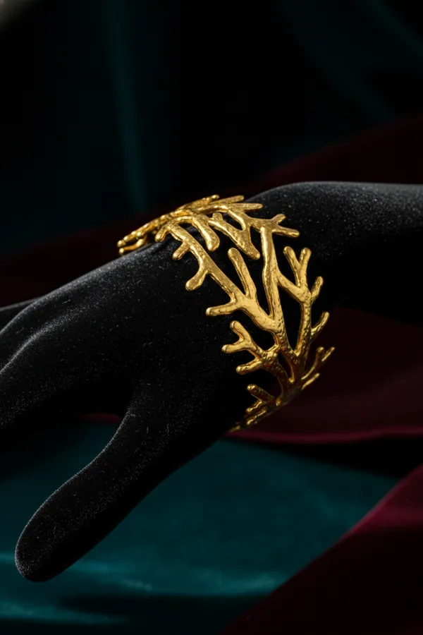 Golden_Coral_Branch_Cuff_Bracelet_For_Women