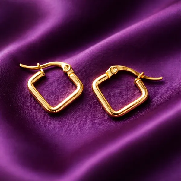 Golden_Elegant_Square_Hoop_Earrings_For_Women