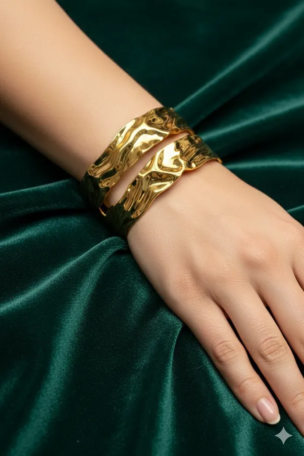 Gold_Plated_Wavy_Open_Cuff_Bracelet_For_Women