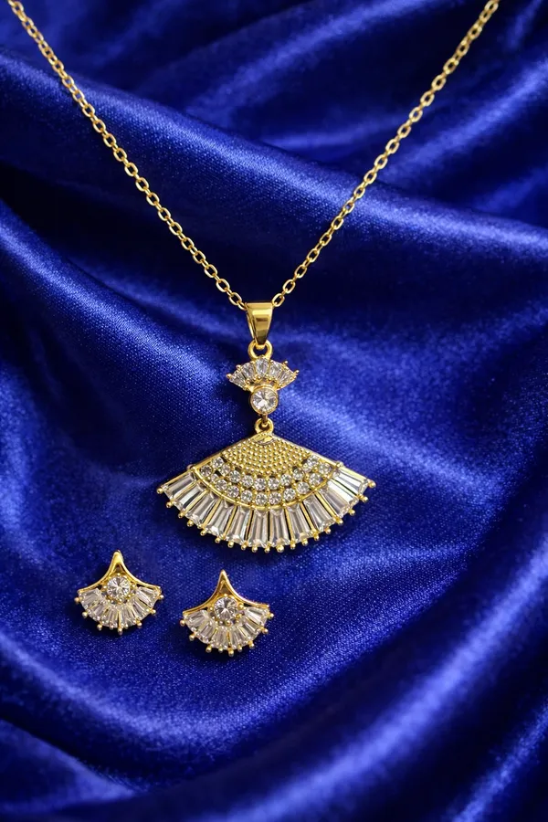Golden_Elegant_Fan_Shaped_Cz_Pendant_Necklace_Set_With_Matching_Earrings_Gold_Plated_For_Women
