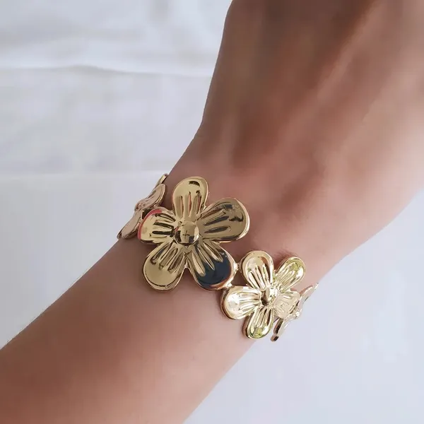 Golden_Floral_Cuff_Bracelet_With_Dimensional_Flower_Design_For_Women