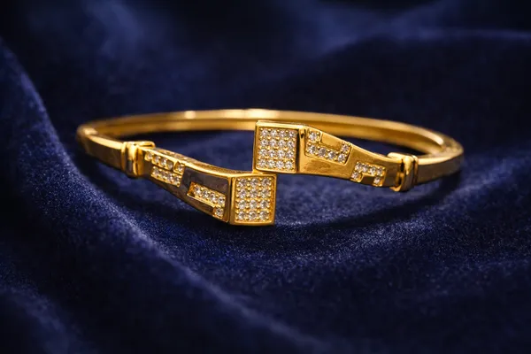 Gold_Plated_Designer_Geometric_Bangle_Bracelet_For_Women