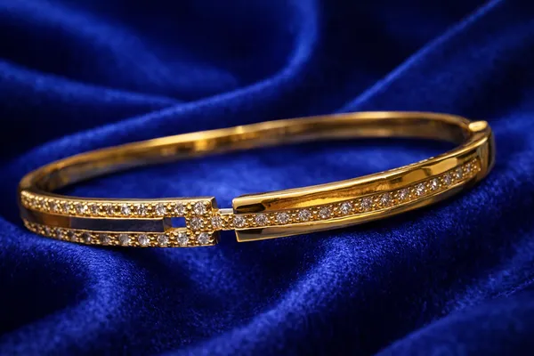 Golden_Elegant_Crystal_Studded_Bangle_Bracelet_With_Hinged_Clasp_For_Women