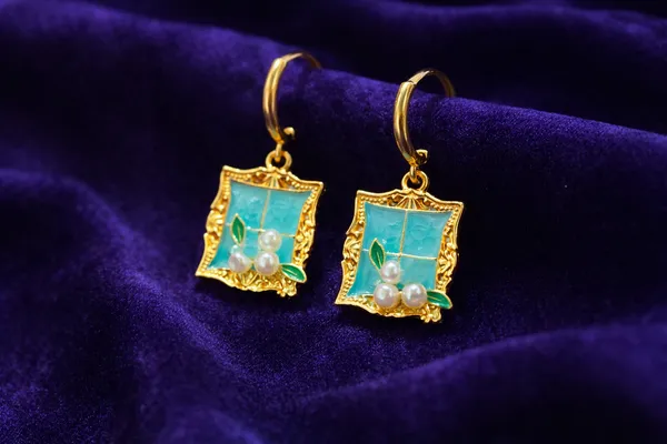 Blue_Elegant_Floral_Window_Frame_Drop_Earrings_With_Pearl_Accents_For_Women