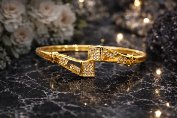 Gold_Plated_Designer_Geometric_Bangle_Bracelet_For_Women
