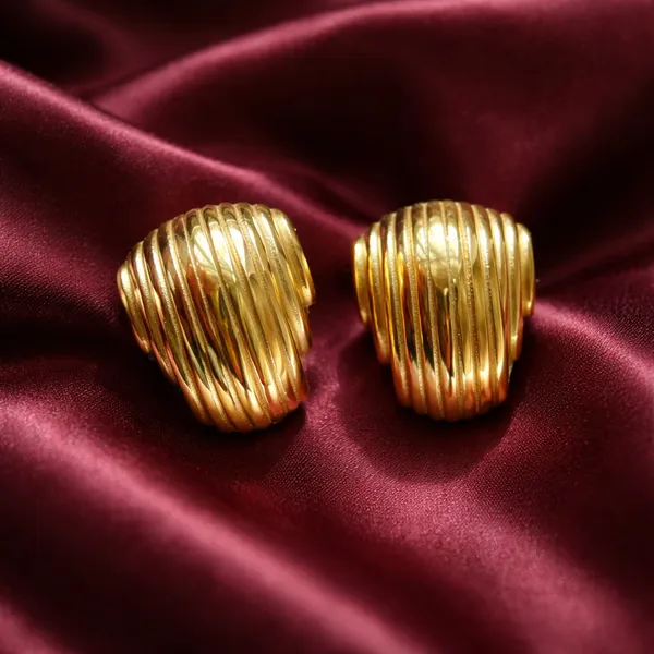 Golden_Chunky_Twisted_Hoop_Earrings_For_Women