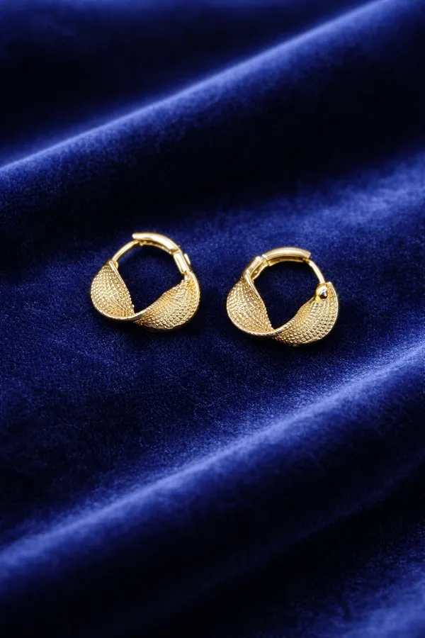 Golden_Textured_Hoop_Earrings_For_Women