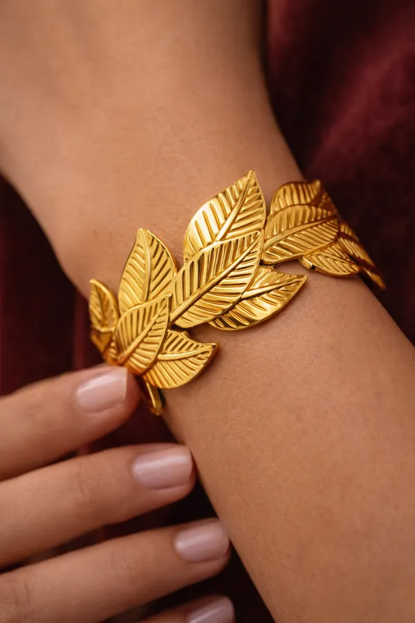 Golden_Leaf_Design_Adjustable_Bracelet_For_Women