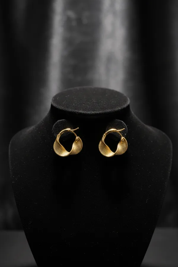 Golden_Textured_Hoop_Earrings_For_Women