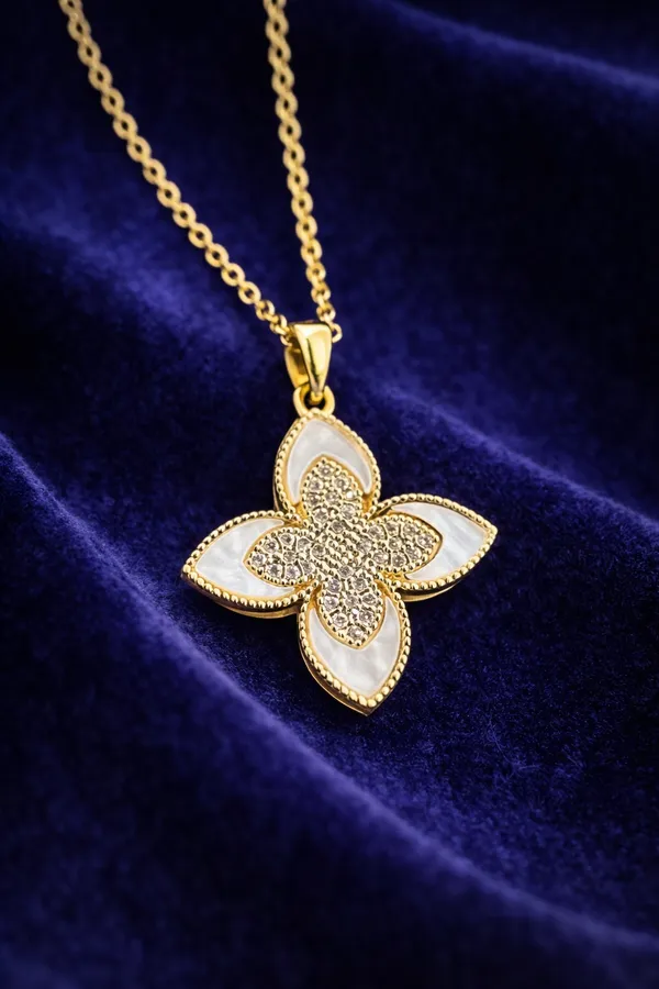 Off_White_Elegant_Enamel_Flower_Pendant_Necklace_With_Gold_Finish_For_Women