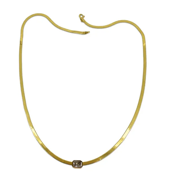 Golden_Elegant_Collar_Necklace_With_Emerald_Cut_Stone_For_Women