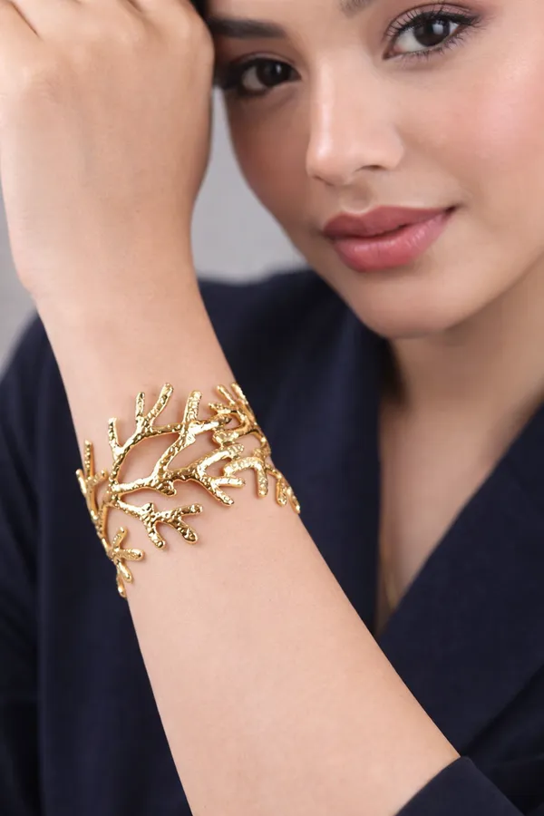 Golden_Coral_Branch_Cuff_Bracelet_For_Women
