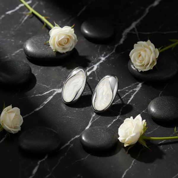 Silver_Elegant_Oval_White_Shell_Stud_Earrings_With_Border_For_Women