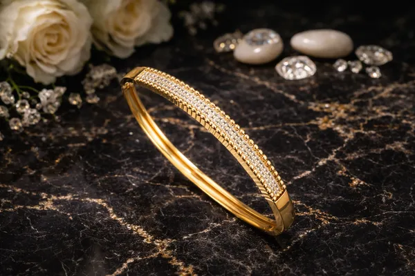 Gold_Plated_Crystal_Studded_Bangle_Bracelet_For_Women