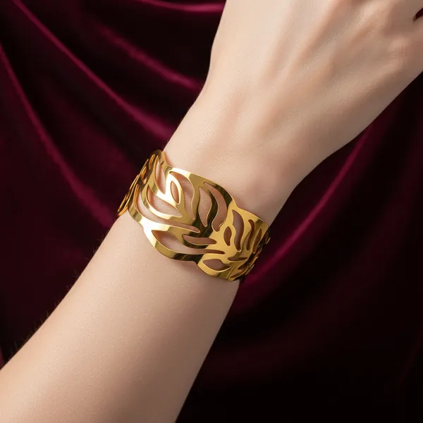 Gold_Plated_Leaf_Design_Statement_Bracelet_For_Women