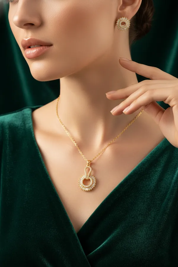 Golden_Circular_Crystal_Pendant_Necklace_Set_With_Matching_Stud_Earrings_For_Women