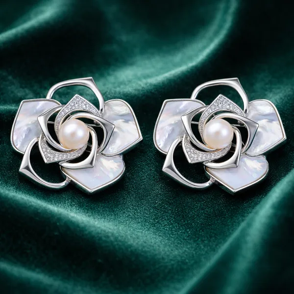 Silver_Elegant_Mother_Of_Pearl_Flower_Stud_Earrings_With_Center_For_Women