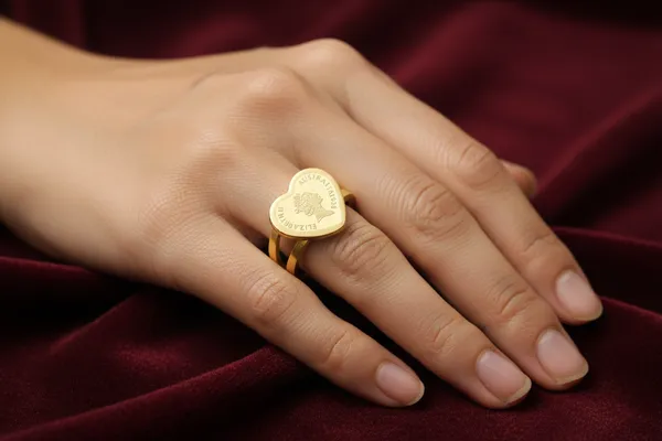 Golden_Heart_Shaped_Gold_Plated_Queen_Elizabeth_Ii_Coin_Ring_For_Women