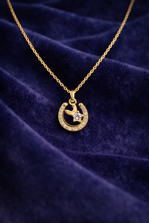 Gold_Plated_Horseshoe_Crystal_Pendant_Necklace_For_Women