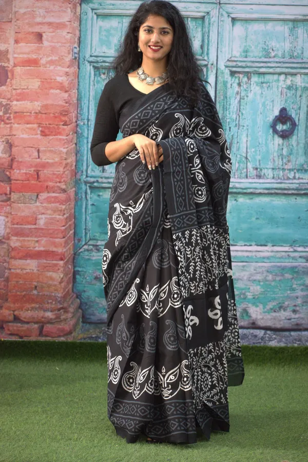 Black_Tribal_Face_Print_Designer_Cotton_Saree