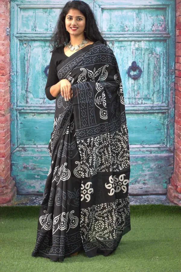 Black_Tribal_Face_Print_Designer_Cotton_Saree
