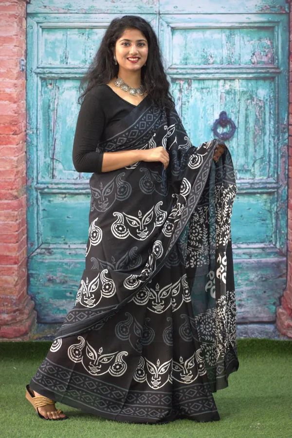 Black_Tribal_Face_Print_Designer_Cotton_Saree