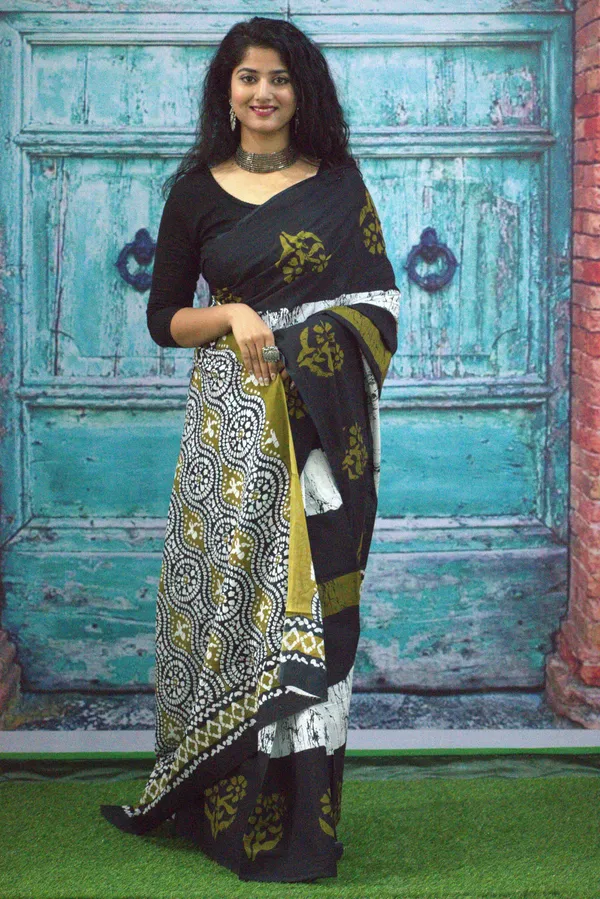 Black_&_Olive_Green_Batik_Print_Cotton_Saree_with_Designer_Border