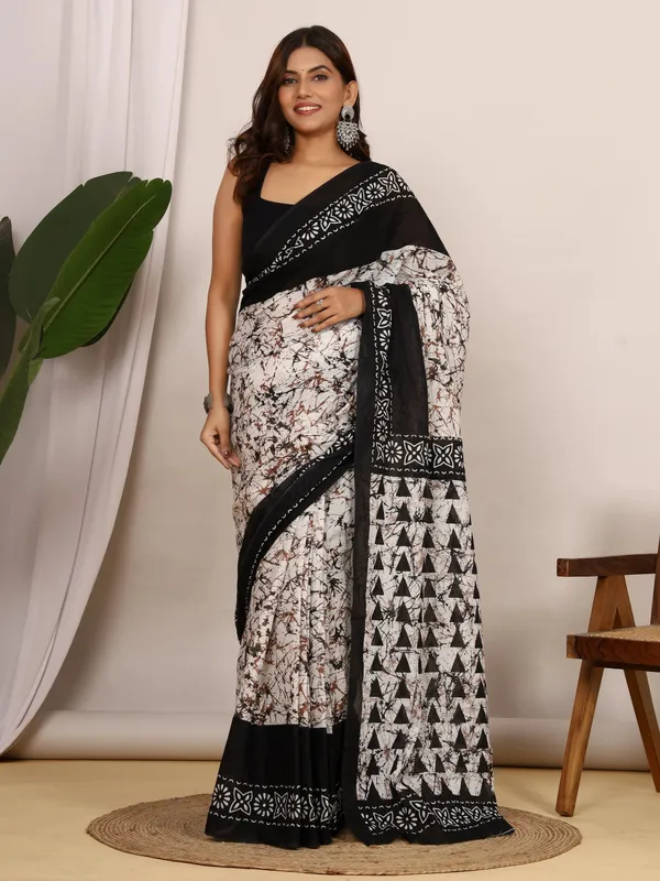 Black_&_White_Abstract_Printed_Cotton_Saree_with_Designer_Border_|_Elegant_Ethnic_Saree_for_Women