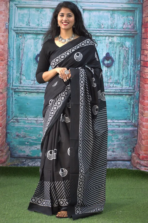 Black_&_White_Moon_Print_Cotton_Saree_with_Geometric_Border