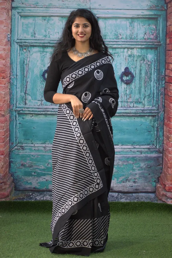 Black_&_White_Moon_Print_Cotton_Saree_with_Geometric_Border