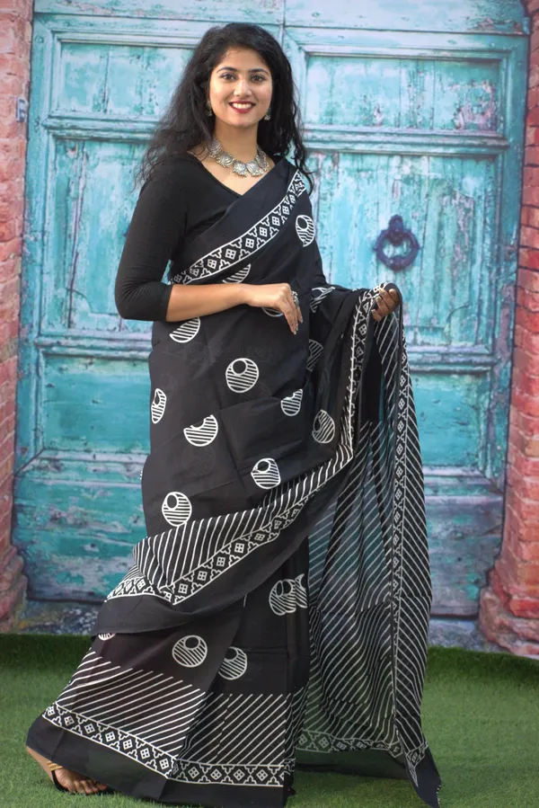 Black_&_White_Moon_Print_Cotton_Saree_with_Geometric_Border