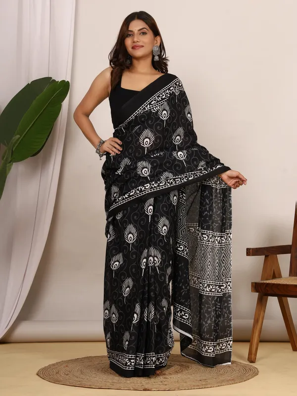Black_&_White_Peacock_Motif_Printed_Cotton_Saree_|_Elegant_Ethnic_Designer_Saree_for_Women_|_Soft_Comfortable_Daily_&_Festive_Wear