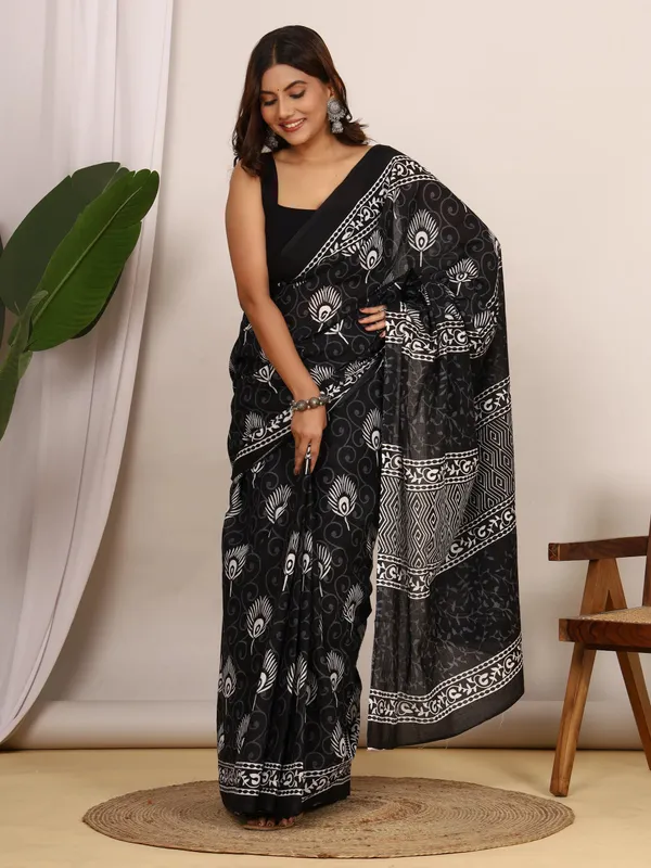 Black_&_White_Peacock_Motif_Printed_Cotton_Saree_|_Elegant_Ethnic_Designer_Saree_for_Women_|_Soft_Comfortable_Daily_&_Festive_Wear