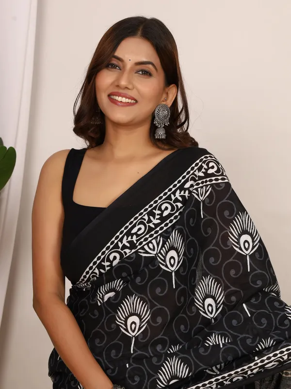 Black_&_White_Peacock_Motif_Printed_Cotton_Saree_|_Elegant_Ethnic_Designer_Saree_for_Women_|_Soft_Comfortable_Daily_&_Festive_Wear