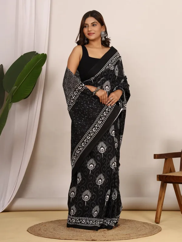 Black_&_White_Peacock_Motif_Printed_Cotton_Saree_|_Elegant_Ethnic_Designer_Saree_for_Women_|_Soft_Comfortable_Daily_&_Festive_Wear