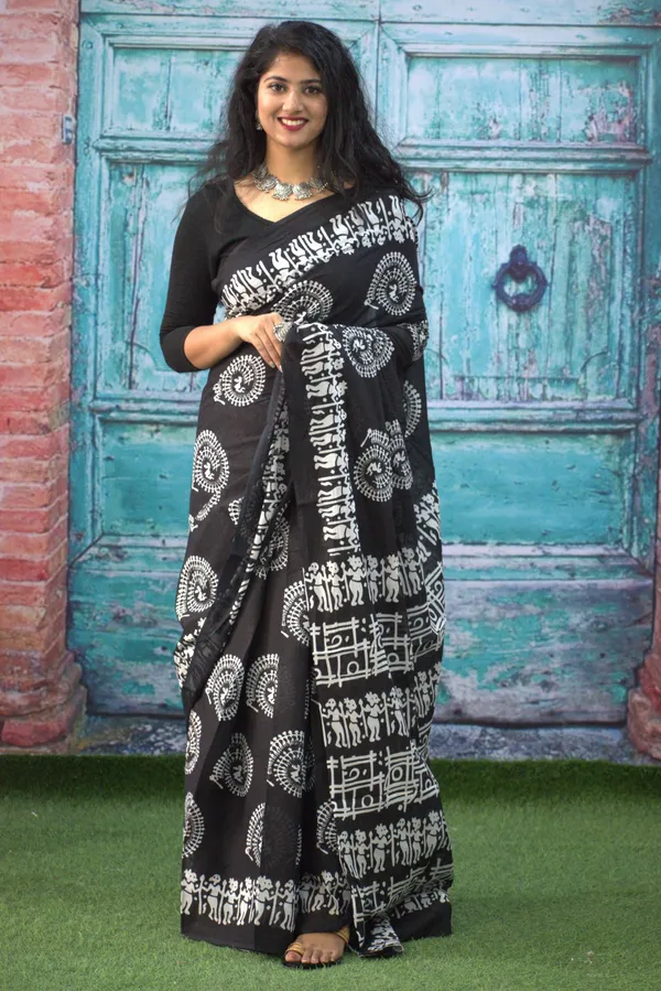 Black_&_White_Warli_Chakri_Print_Cotton_Saree_with_Ethnic_Border