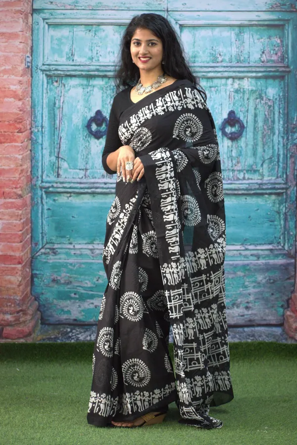 Black_&_White_Warli_Chakri_Print_Cotton_Saree_with_Ethnic_Border