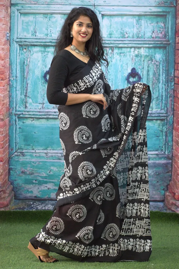 Black_&_White_Warli_Chakri_Print_Cotton_Saree_with_Ethnic_Border