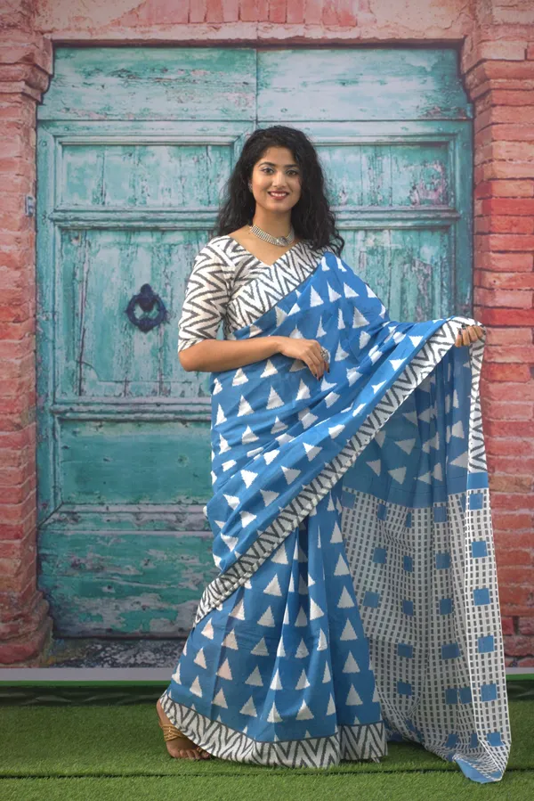 Blue_Triangle_Print_Cotton_Saree_with_Designer_Border