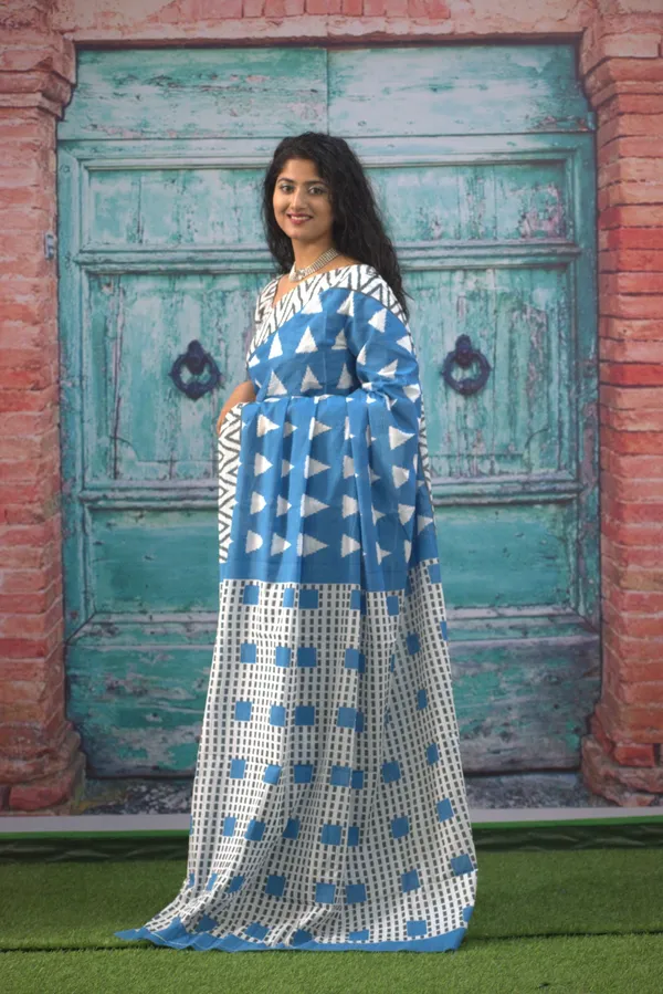 Blue_Triangle_Print_Cotton_Saree_with_Designer_Border
