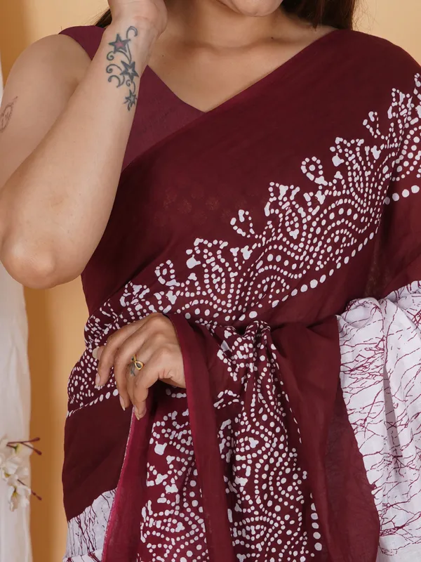 Deep_Maroon_Traditional_Batik_Print_Saree