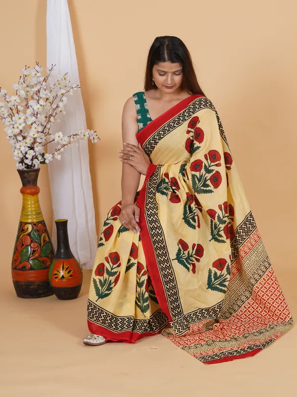 Elegant_Floral_Handblock_Print_Cotton_Saree_With_Red_Border
