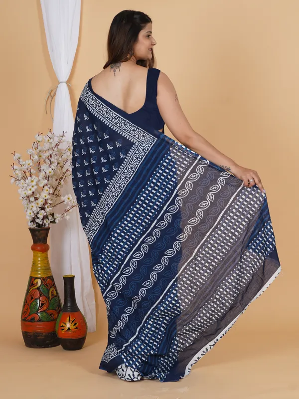 Elegant_Indigo_Blue_Floral_Block_Print_Cotton_Saree