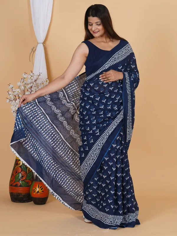 Elegant_Indigo_Blue_Floral_Block_Print_Cotton_Saree