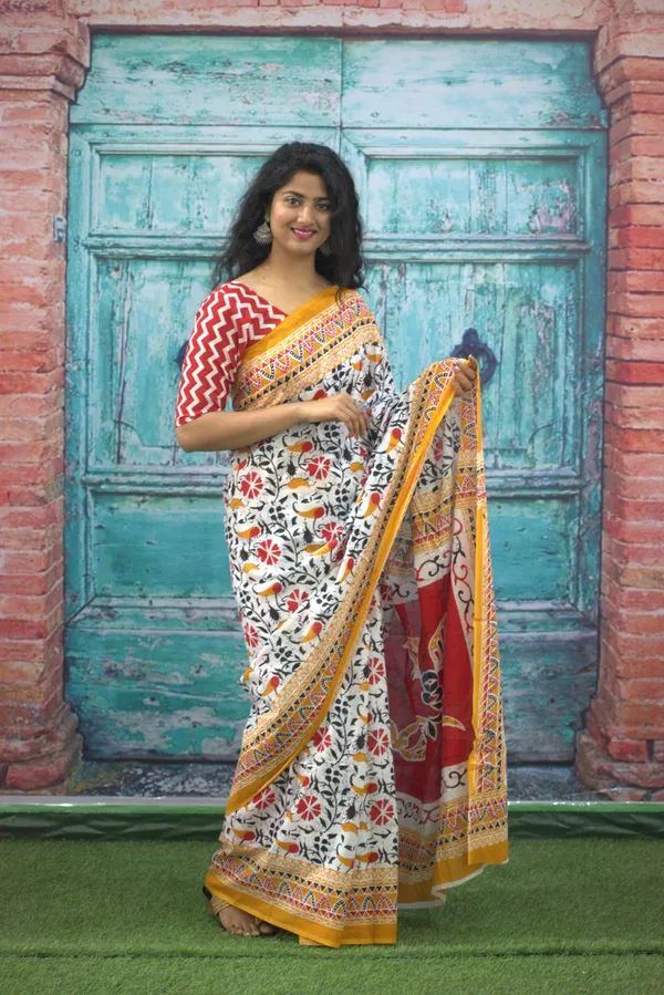 Elegant_Mulmul_Cotton_Saree_with_Floral_&_Ethnic_Border_Print_|_Designer_Pallu