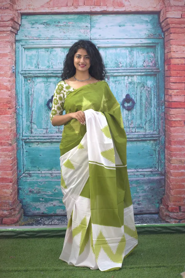 Elegant_Olive_Green_&_White_Zigzag_Cotton_Saree