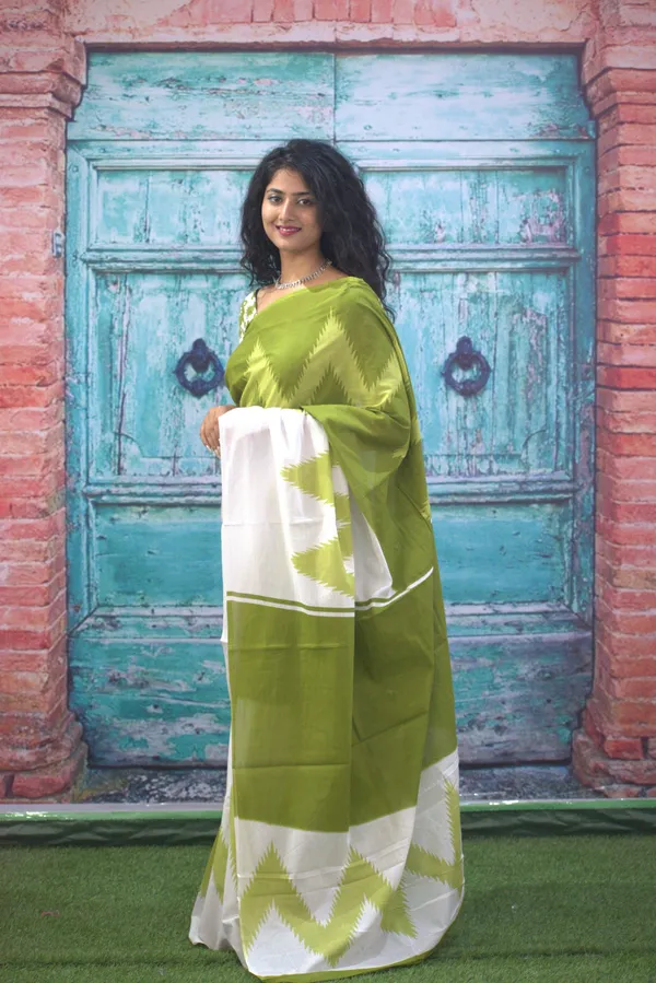 Elegant_Olive_Green_&_White_Zigzag_Cotton_Saree