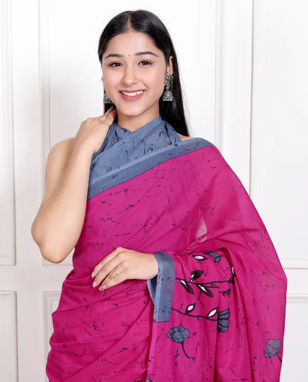 Elegant_Pink_Floral_Printed_Saree_with_Grey_Border