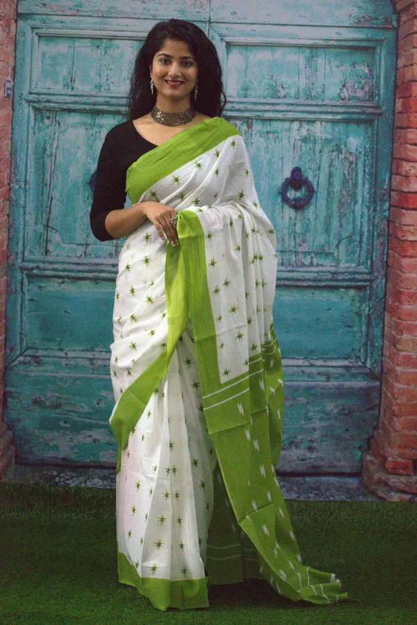 Elegant_Star_Print_Mulmul_Cotton_Saree_with_Green_Contrast_Border_&_Pallu